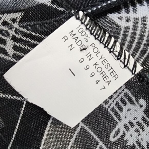 Lightweight Musical Piano Scarf - Picture 9 of 9